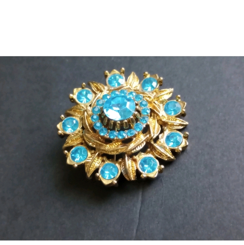 Blue Rhinestone Gold Tone Brooch Pin - Picture 2 of 10